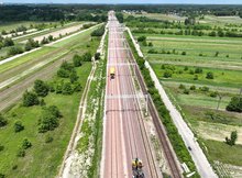 LK25, odc. Sandomierz - Chmielów - nowe tor, perony, sieć trakcyjna, na torach maszyny, fot. Krzysztof Dzidek (8)