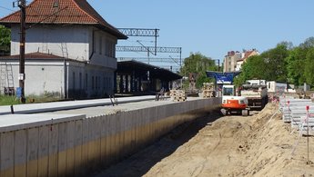 Nowa konstrukcja peronu nr 4_fot. Andrzej Puzewicz