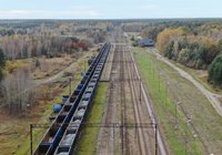 Pociąg towarowy na stacji Grębów