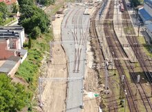 Widok na prace torowe na wjeździe na stację