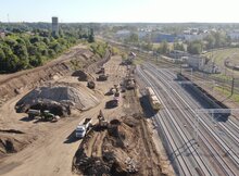 Widok z góry na przygotowanie terenu pod kolejne nowe tory_fot. Damian Strzemkowski