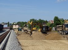 Maszyny przy budowie torów dla pociągów towarowych_fot. Andrzej Puzewicz